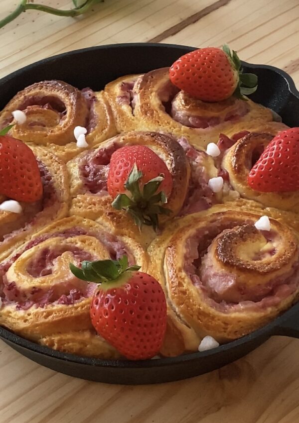 The best Strawberry rolls recipe