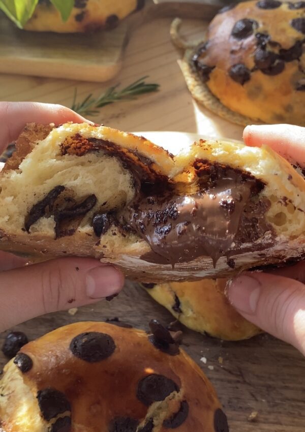 The best choco chips and Nutella Filled sweet buns