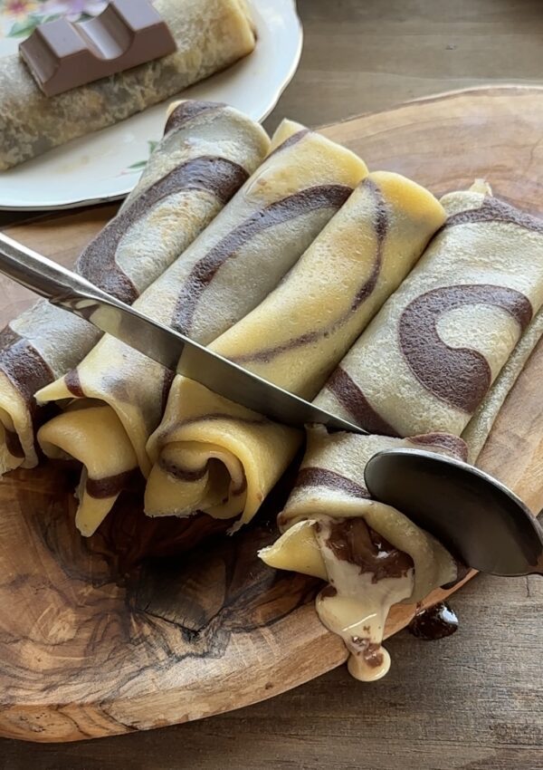 Easy and delicious kinder bueno crepes