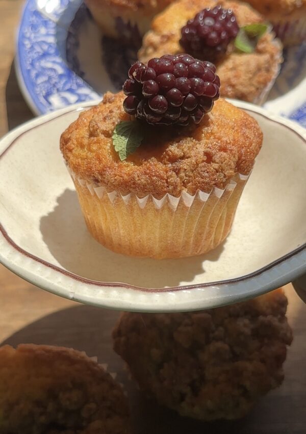 blackberry crumble muffins