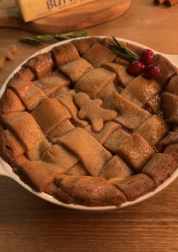 The Best Gingerbread Cookie Crust Apple Pie for the Holidays!