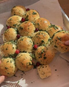 You Need to Try This Pull-Apart Christmas Tree Garlic Bread!