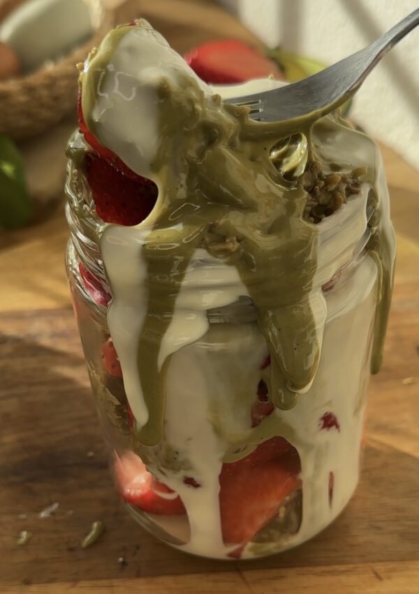 Easy, quick and luxurious white chocolate Dubai strawberries