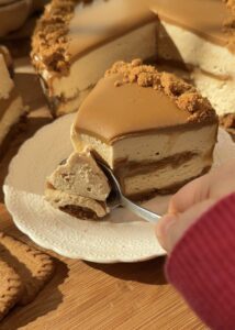 An easy and creamy No bake Biscoff cheesecake