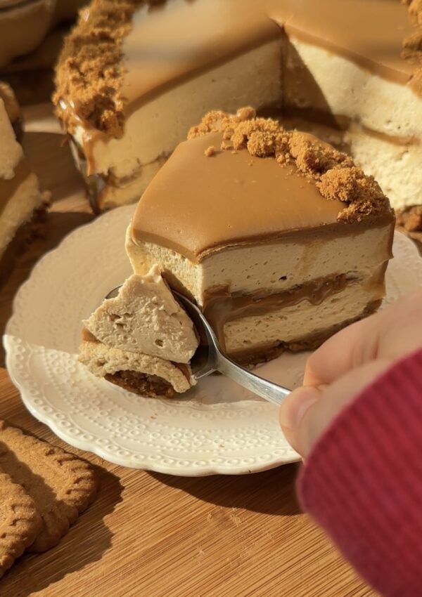 An easy and creamy No bake Biscoff cheesecake